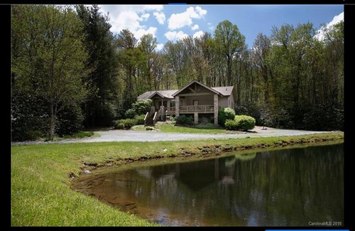 Blowing Rock House | Idyllic Blowing Rock Retreat with Stream and Pond Access
