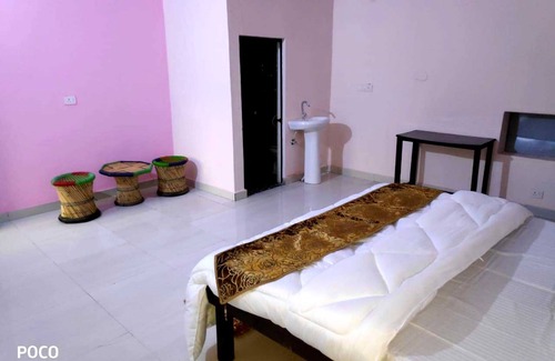 Gurugram Hotel | Blowsom Farms: Family-Friendly Getaway with Pool & Dining