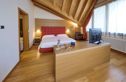 Ponte di Legno Hotel | Relax at Blu Hotel Acquaseria with Pool and Spa Access
