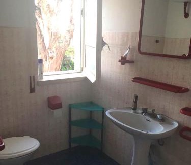 Lavinio Lido di Enea House | Oceanfront Blu Mare Villa Carlo with Pet-Friendly Amenities