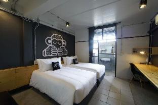 Surat Thani Hotel | Stylish Blu Monkey Hub & Hotel Surat Thani with Breakfast