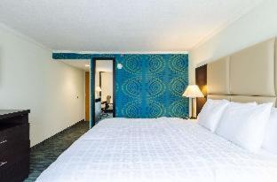 West Springfield Hotel | Family-Friendly Fun at Clarion Hotel Aqua Lagoon Waterpark
