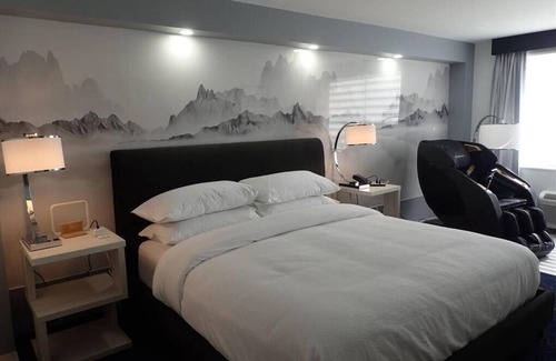 West Springfield Hotel | Blue – A Modern Hotel, an Ascend Collection Hotel