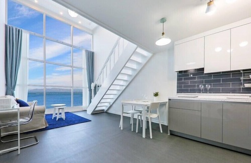 Geoje Apartment | Delightful Blue and White Pension with Kitchen & Breakfast