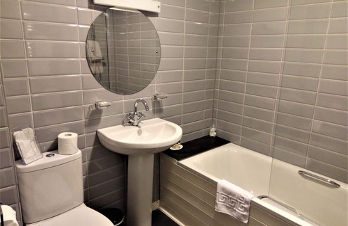 Lynmouth Hotel | Discover Blue Ball Inn: Guest Rated 9.8 with Pool & Restaurant