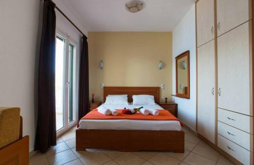 Igoumenitsa Apartment | Beachfront Blue Bay Apartments with Pool & Ocean Views