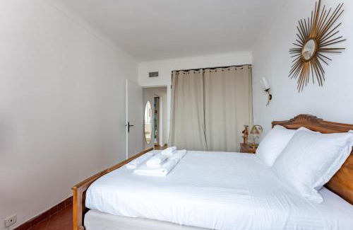 Hotel-de-Ville Apartment | Relax at BLUE BAY with Spectacular Vieux Port Views