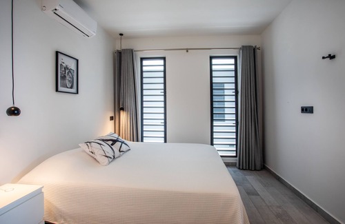 Sint Michiel Hotel | Unforgettable Blue Bay - The Reef with Ocean View & Spa