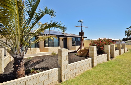 Kalbarri House | Discover Blue Beard's Hideaway - Kalbarri, WA with Pool