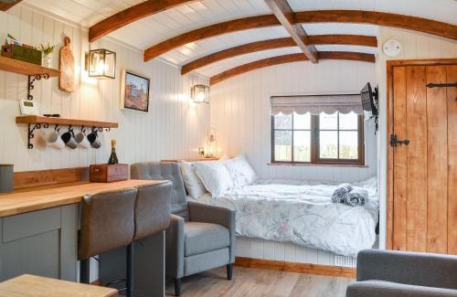 Pocklington House | Discover Blue Bell - Pet-Friendly Retreat with Hot Tub
