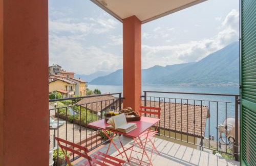 Colonno Apartment | Oceanfront Blue Bliss Apartment with Hot Tub & Views