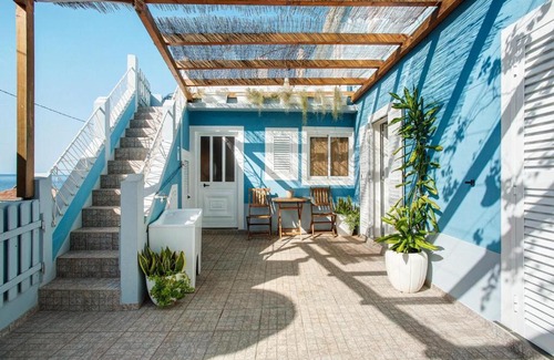 Paul do Mar House | Oceanfront Escape at Blue by the Sea House - 4 Star Delight