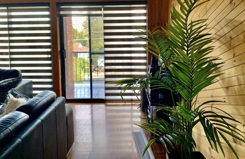 Tuross Head House | Blue Canoe family holiday by the beach. Tuross Head. WIFI, AIR-CON, DISHWASHER