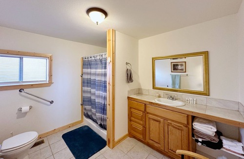 Edgemont Cabin | Unforgettable Family Getaway at Blue Clouds RV & Cabins