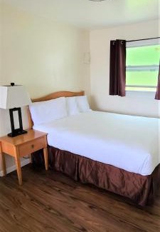 Brookings Hotel | Budget-Friendly Blue Coast Inn & Suites for Families and Pets