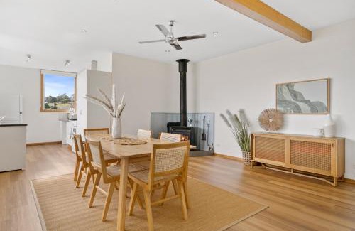 Alonnah House | Discover Blue Cottage on Bruny Island - 4-Star Family Retreat