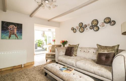 Mevagissey House | Relaxing Blue Crab Cottage: Pet & Child-Friendly Retreat