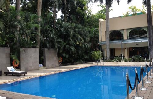 Koregaon Park Hotel | Discover Blue Diamond Pune: A 5-Star Pet-Friendly Retreat