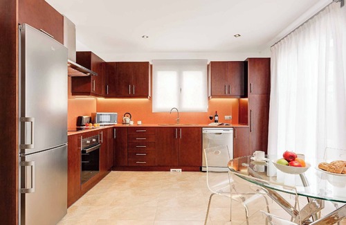 Los Delfines Villa | Blue Dream - Family-Friendly Villa Steps from Beach & Shops