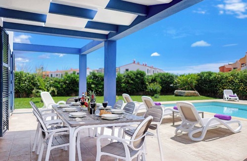 Los Delfines Villa | Blue Dream - Family-Friendly Villa Steps from Beach & Shops