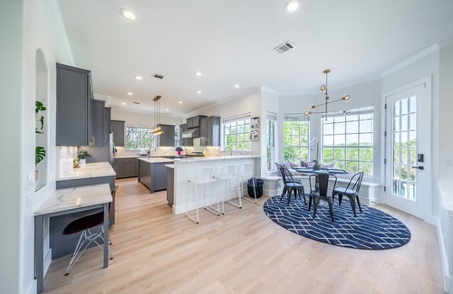 West Oak Hill House | Unforgettable Stay at Blue Dreams ATX: Pool, Spa & Firepit