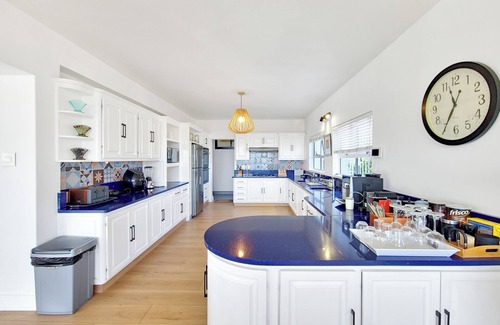 Camps Bay Villa | Ideal Retreat Near Camps Beach and Table Mountain