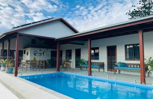 Fernside Villa | Indulge in Blue Fattoria Farm Accommodation with Hot Tub