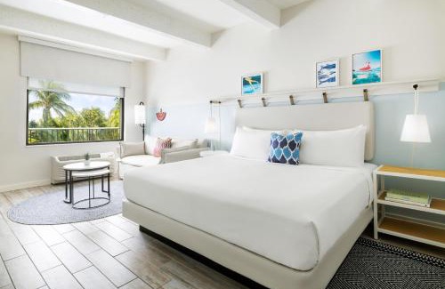 New Town Hotel | Relax at 24 North Hotel Key West with Pool & Pet-Friendly Perks