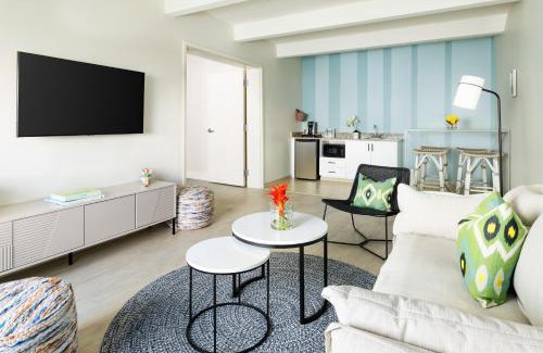 New Town Hotel | Relax at 24 North Hotel Key West with Pool & Pet-Friendly Perks