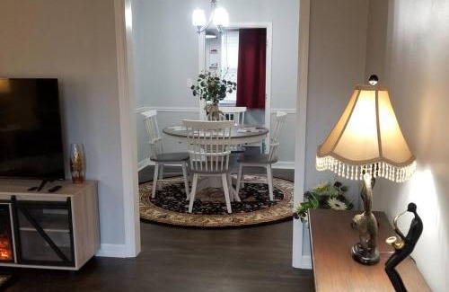 Tulsa House | BLUE FLAMINGO'S HOME - Family Friendly in Heart of Tulsa