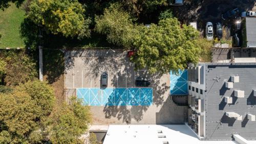 Srodmiescie Apartment | Blue Garden Studio by Fengshui4u