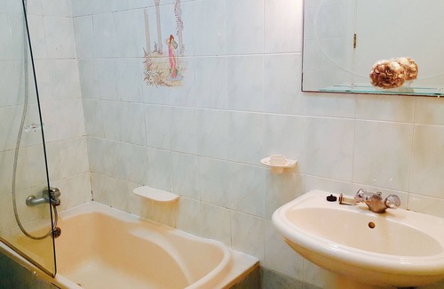 Qrendi Apartment | Cozy Blue Grotto SeaView Apartment with Pool & Kitchen