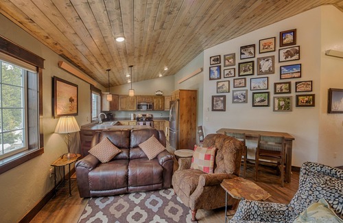 West Yellowstone House | Unforgettable Stay at Blue Grouse Vacation Rental - 10/10 Rated