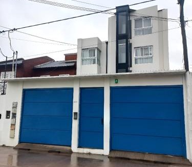 San Nicolas de los Arroyos Apartment | Blue House
