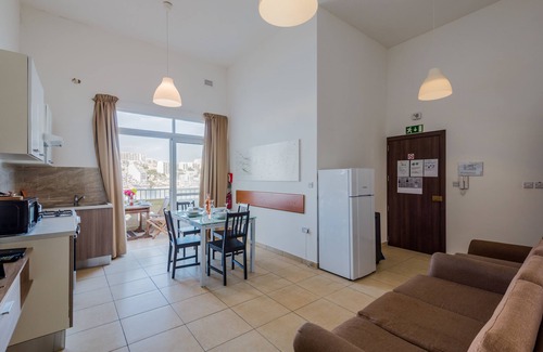 St. Paul's Bay Apartment | Oceanfront Bliss at Blue Harbour 3 - Guest Rated 8.8/10