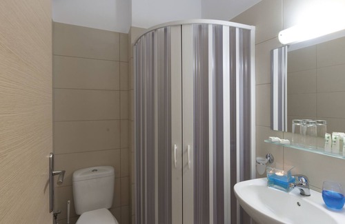 Kini Hotel | Experience Blue Harmony Hotel: Rated 9.8 with Ocean Views