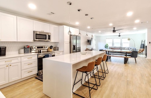 Georgetown House | Top-Rated Blue Haven | Family-Friendly Stay in Downtown Georgetown