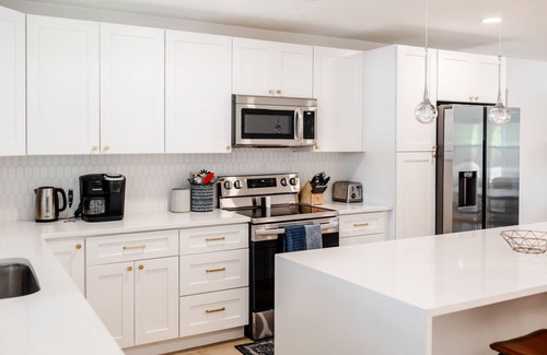 Georgetown House | Top-Rated Blue Haven | Family-Friendly Stay in Downtown Georgetown