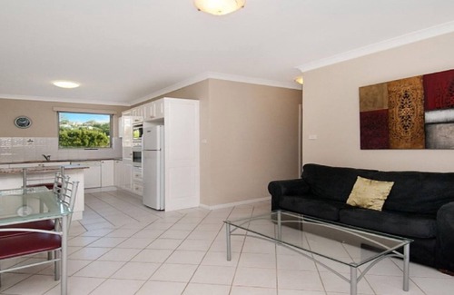 Terrigal Apartment | BLUE HAVEN | Just Steps to Beach & Shops, Rated 9.2/10