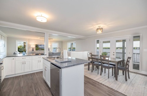 Henrico House | Blue Heaven: Breathtaking Lake Views & Pet-Friendly Comfort