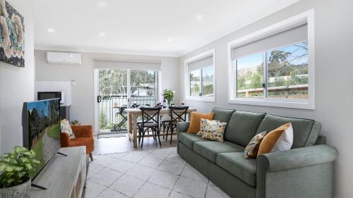 Mittagong House | Exceptional Stay at Blue Hen - Rated 9.7/10 & Family-Friendly