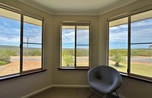 Kalbarri House | Pet-Friendly Blue Holes Getaway in Kalbarri, WA