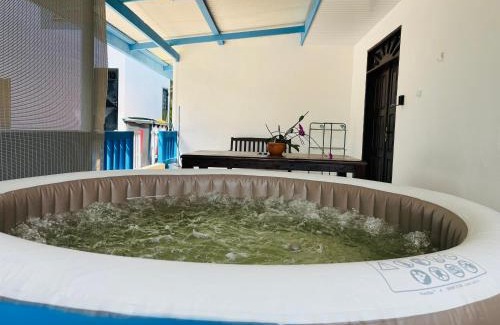 Matoury House | Family-Friendly Blue Home2 T3 in Matoury for Up to 6 Guests