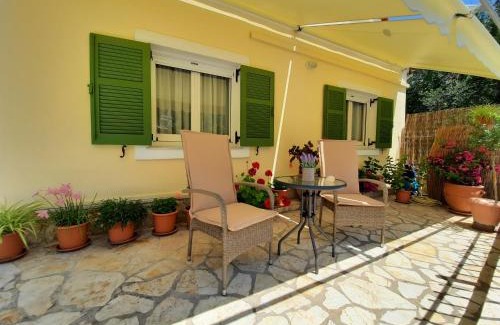 Notos House | Experience Blue Horizon: Oceanfront Bliss & 10/10 Rating
