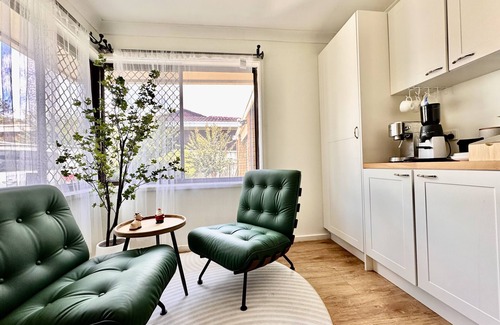 Nowra House | Enjoy 30% Off with New Renovations & Pet-Friendly Amenities