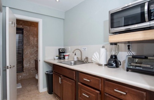 Red Hook Apartment | Oceanfront Blue Horizon Condo: Guest Rated 9.8 with Kitchen
