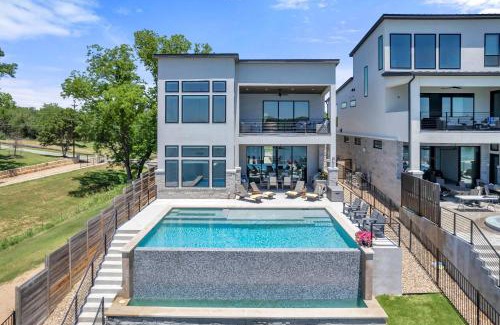 Kingsland House | Blue Horizon Retreat with Concierge Services