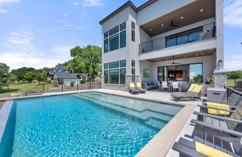 Kingsland House | Blue Horizon Retreat with Concierge Services