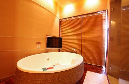 Hariusu Hotel | Discover Blue Hotel NAGI – Adults Only Retreat with Breakfast
