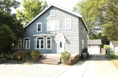 West Lafayette House | Inviting Blue House Near Ross-Aide with Pet-Friendly Amenities